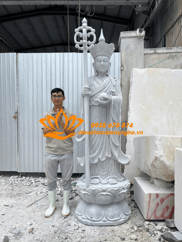 tuong dia tang bang da cam thach trang