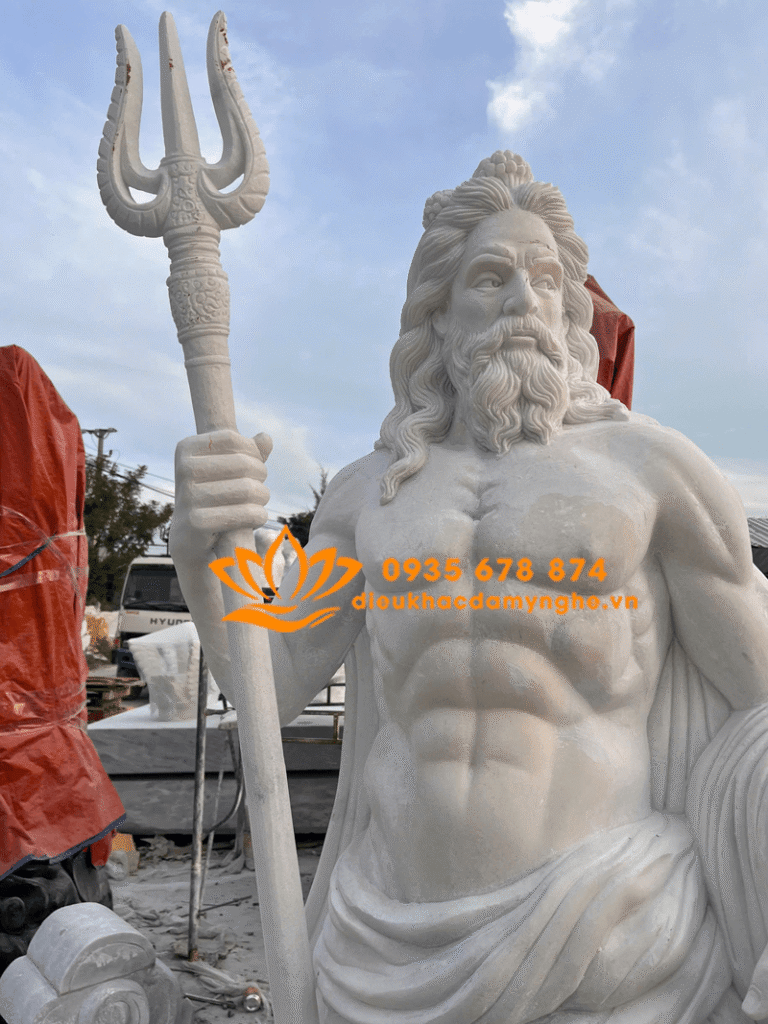tuong than neptune bang da cam thach dep