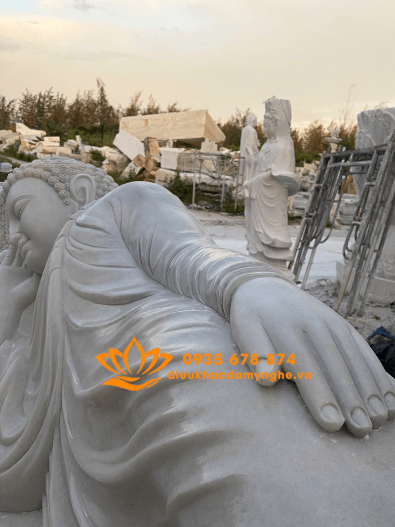 Chế Tác Tượng Phật Nhập Niêt Bàn Bằng Đá Nguyên Khối Đẹp